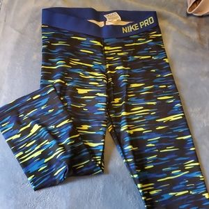 Nike pro dri fit crop legging